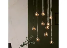 Lampada a sospensione formata da piccole coppe in vetro Ming di Tonin Casa