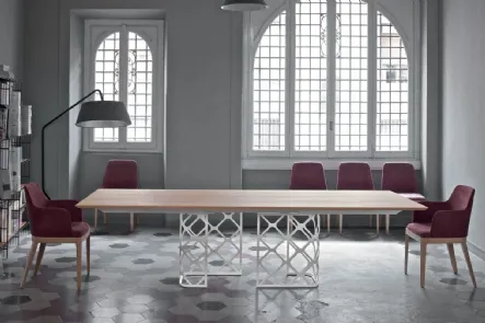 Tavolo allungabile Majesty con piano in legno e base in acciaio laccato di Bontempi