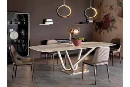 Tavolo con top in gres porcellanato e base in metallo verniciato Victory di Tonin Casa