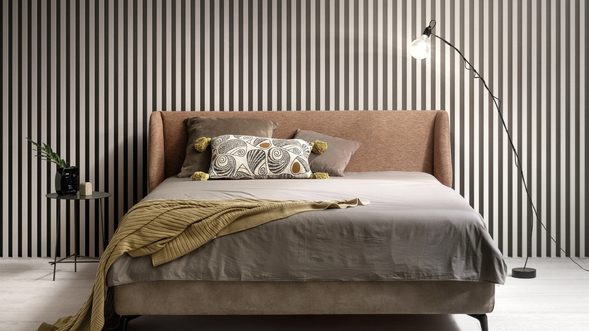 Letto matrimoniale con testiera Hug di Bside