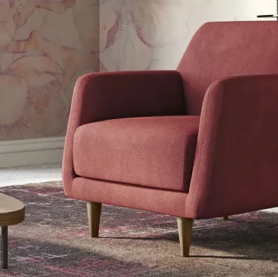 Poltroncina in tessuto con piedi in legno Adele di Doimo Salotti
