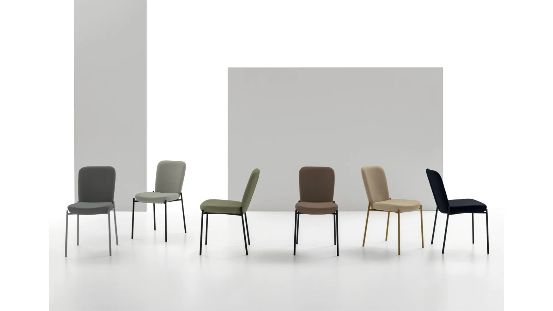 Sedia Akita di Target Point