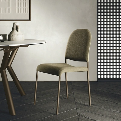 Sedia in tessuto imbottito Gilda di Sedit