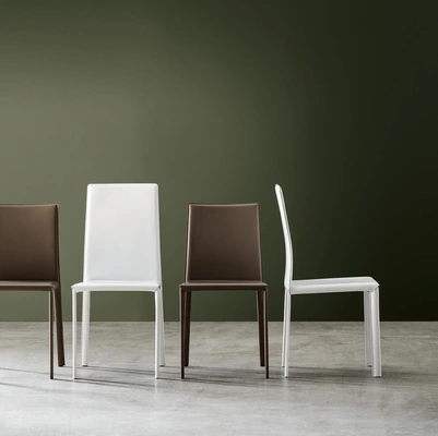 Sedia Paola in cuoio rigenerato di Maronese