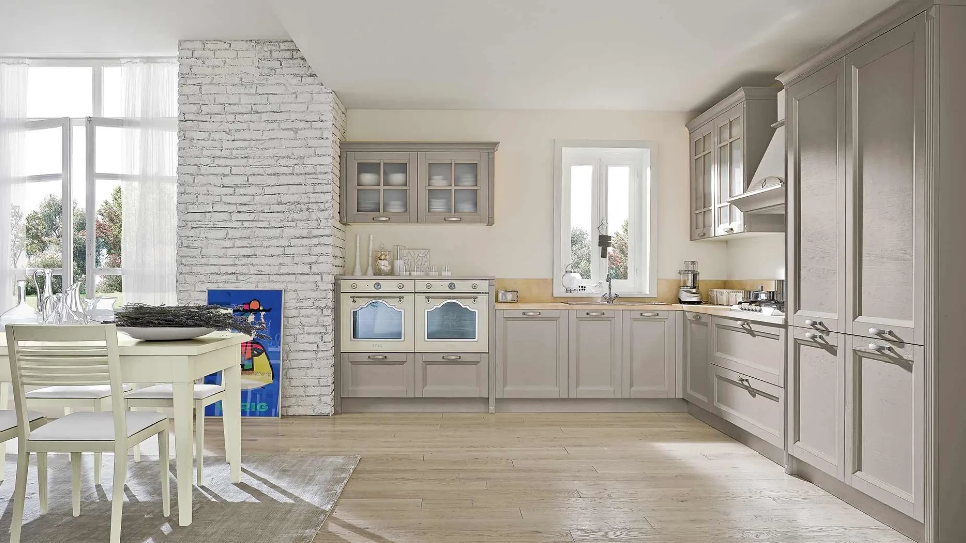 Cucina Classica angolare Country 04 in legno laccato a poro aperto finitura Tortora di GM Cucine