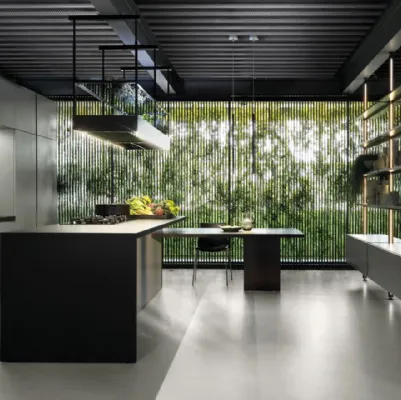 Cucina Design con isola Lain Project 6 in laccato Ottanio di Euromobil