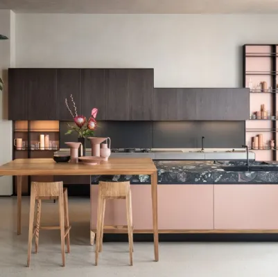 Cucina Design in legno con isola in laccato Sei Project 2 di Euromobil