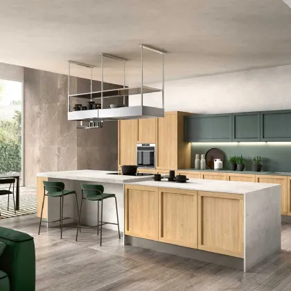 Cucina Moderna con isola Class 01 in legno finitura Rovere nodato e laccato Verde lago di GM Cucine