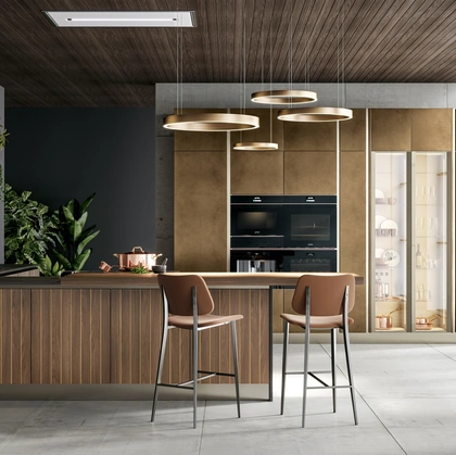 Cucina Moderna in noce e metallo liquido ossidato ottone con penisola Clover Design 04 di Lube