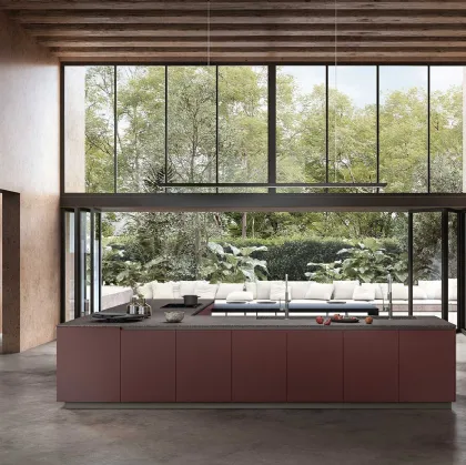 Cucina Moderna con isola Ventidue & XL 03 in Fenix Rosso Jaipur e Blu Fes di GM Cucine
