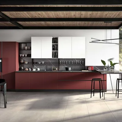 Cucina Moderna con penisola Ventidue & XL 10 in Fenix Rosso Jaipur e laccato Bianco opaco di GM Cucine