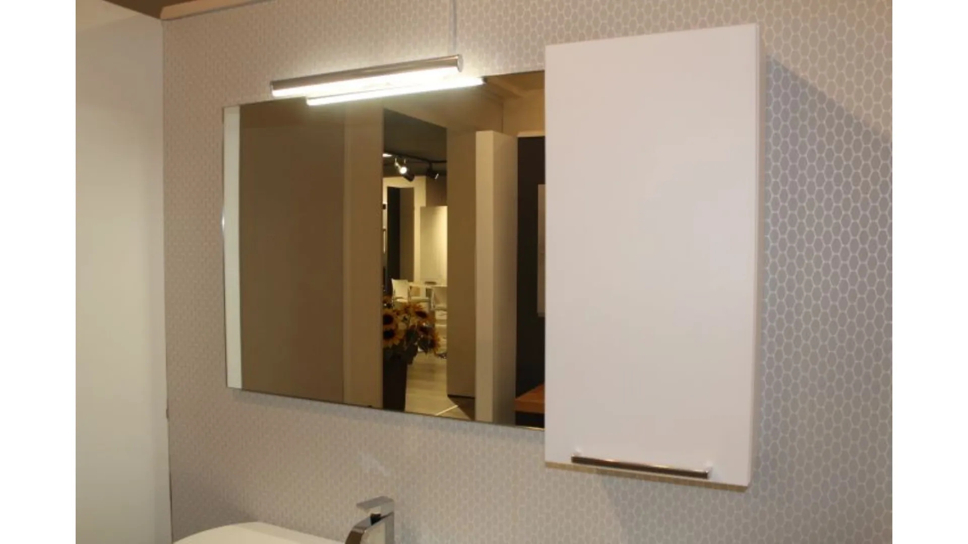 Mobile bagno curvo