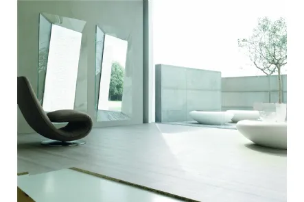 Specchio di design con cornice in vetro curvato trasparente Callas di Tonin Casa