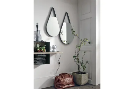 Specchio moderno in metallo verniciato Drop Specchiere di Target Point