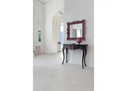 Specchio con cornice sagomata in laccato opaco Marte di Tonin Casa