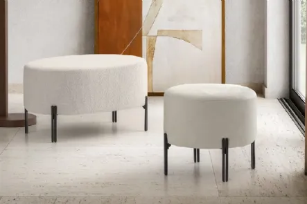 Pouf Nana e Timis in tessuto con piedini in metallo di Le Comfort
