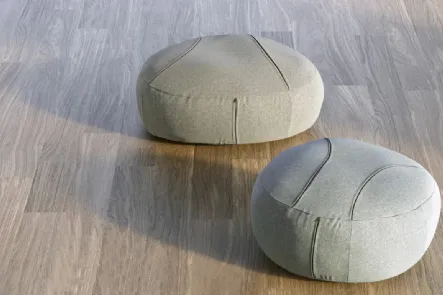 Pouf Sassi in tessuto di Doimo Salotti