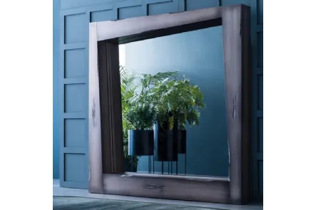 Specchiera Look con cornice in finitura laccato silverblack di Adriani e Rossi