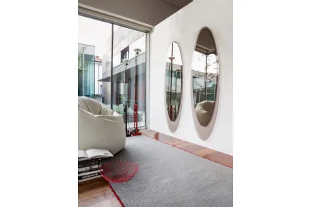 Specchio ellittico Olmi con cornice in vetro bronzo trasparente di Tonin Casa