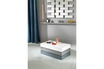 Tavolino Twist 3 in MDF composto da tre ripiani contenitori girevoli laccati, bianco, grigio chiaro e grigio scuro di Stones