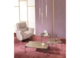 Tavolino Umbi in vetro materico con fondo in MDF verniciato e base in metallo di Stones