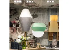 Lampada a sospensione Theather in tessuto plissettato di Adriani e Rossi