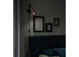 Lampada da parete Vega a tubo in metallo nichelato di Stones