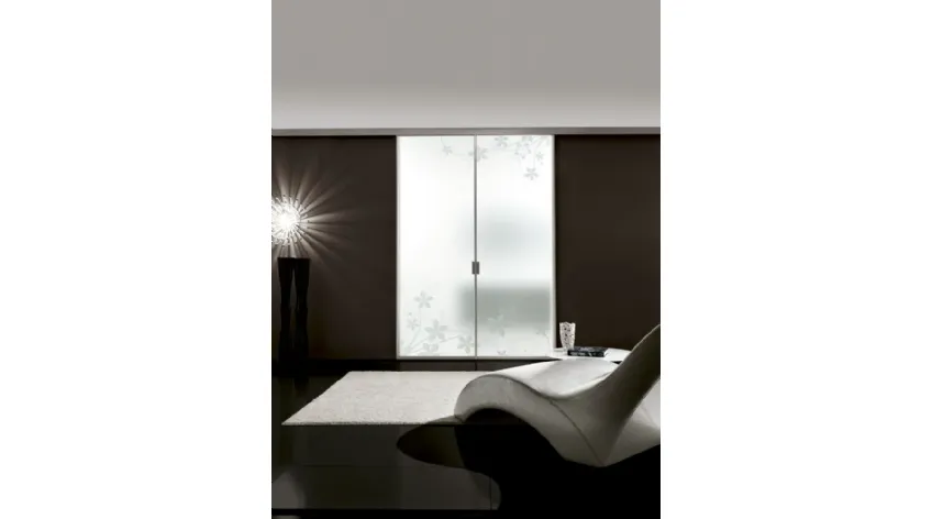 Porta per interni scorrevole in vetro acidato con stampa bianca Flowers e telaio in alluminio Absolute 005 di Unico Italia