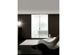 Porta per interni scorrevole in vetro acidato con stampa bianca Flowers e telaio in alluminio Absolute 005 di Unico Italia