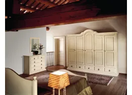 Armadio classico a muro con ante battenti in legno laccato Asso di Tonin Casa