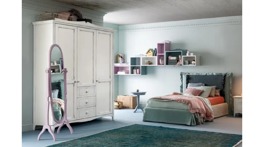 Armadio con ante battenti finitura shabby in laccato bianco Butterfly 03 di Callesella