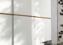 Armadio anta scorrevole Meridiana in laccato opaco bianco gesso di Tomasella