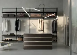 Cabina armadio con telaio in metallo, ripiani in laccato, cassettiere, Naked di Orme