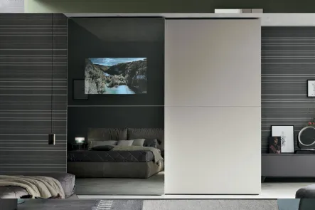 Armadio anta scorrevole Vision con Tv integrata, struttura in laccato opaco hot 127 di Tomasella