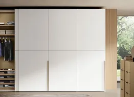 Armadio con ante scorrevoli Vitalyty Concreta in laccato opaco Bianco di Colombini Casa