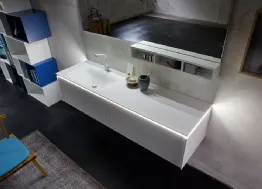 Mobile da Bagno sospeso in laccato opaco con lavabo integrato in Corian K25 36 di Compab