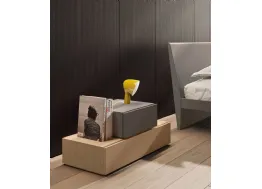 Comodino formato da 1 cassettone in Rovere e 1 cassetto laccato, Gruppo Compongo di Orme