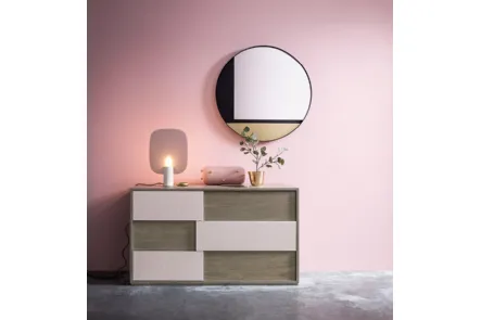 Comò Side in legno di Rovere con finiture diverse di Devina Nais