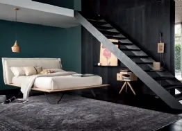 Letto con giroletto in legno e testiera in tessuto Diamante di Alta Corte