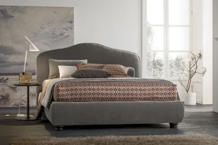 Letto in tessuto con testiera sagomata Althea di V&Nice