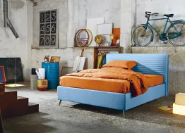 Letto moderno imbottito con testiera trapuntata a stisce orizzontali Bob Stripes di Noctis