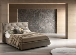 Letto in tessuto con testiera gtrapuntata lavorazione capitonnè Diamond di Bside