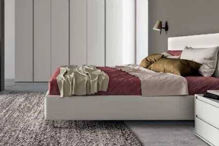 Letto in ecopelle con testiera trapuntata con cuciture verticali Cupido di SantaLucia