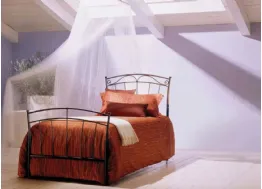Letto singolo Dora in ferro battuto con testiera di Bontempi