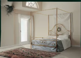 Letto in ferro battuto con testiera e baldacchino Elisabetta di Tonin Casa