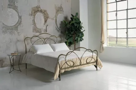 Letto in ferro battuto con testiera Fantasy di Bontempi