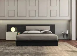 Letto con testiera alta in rovere Essential di Fratelli Mirandola