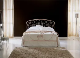 Letto con testiera lavorata con fiori in ferro battuto Glicine di Bontempi
