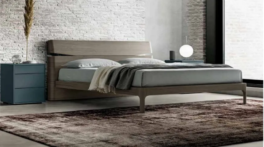 Letto matrimoniale finitura Matwood Grey con testiera Grecale di SantaLucia