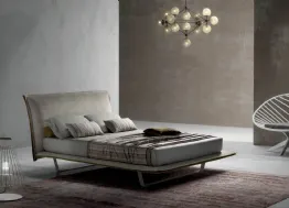 Letto con testiera in tessuto imbottito Honey di Bside